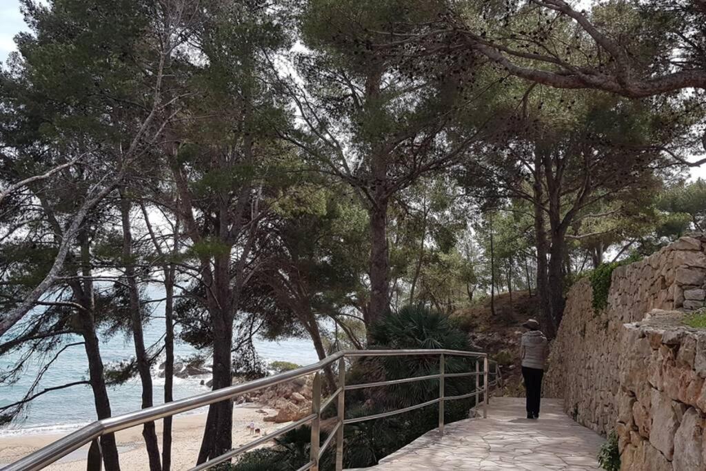 Ático de diseño sobre la Cala de las Sirenas!! Miami Platja  Exterior foto