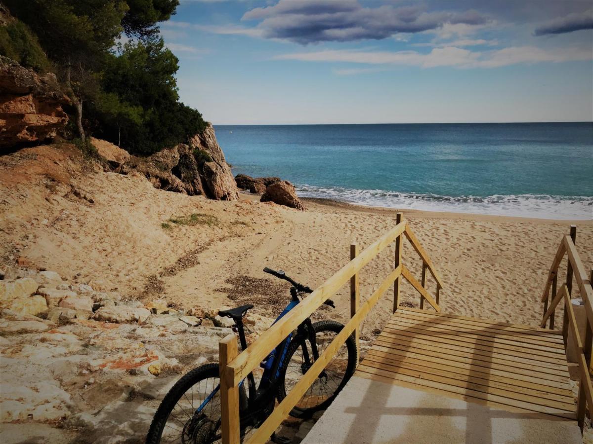 Ático de diseño sobre la Cala de las Sirenas!! Miami Platja  Exterior foto